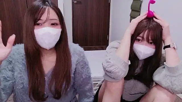 Snapshot of -EdisonThomas- chatting on 14, 12, 2025 -EdisonThomas- online show from 14, 12, 2025