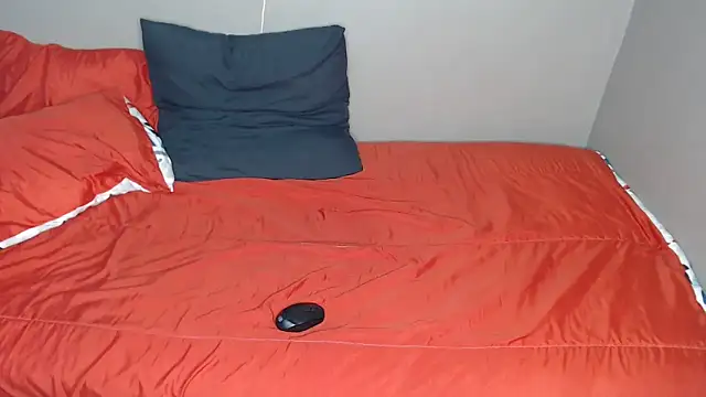 Lunalee online show from 6, 10, 2025