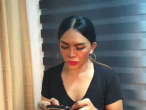 Snapshot of _karie chatting on 8, 11, 2025 karie online show from 8, 11, 2025