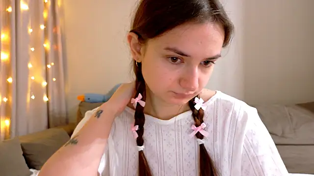 Lelia Vibe online show from 11, 11, 2025