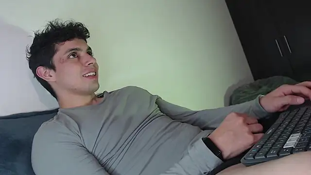 Snapshot of yourfavoriteboy__ chatting on 23, 9, 2025 yourfavoriteboy online show from 23, 9, 2025