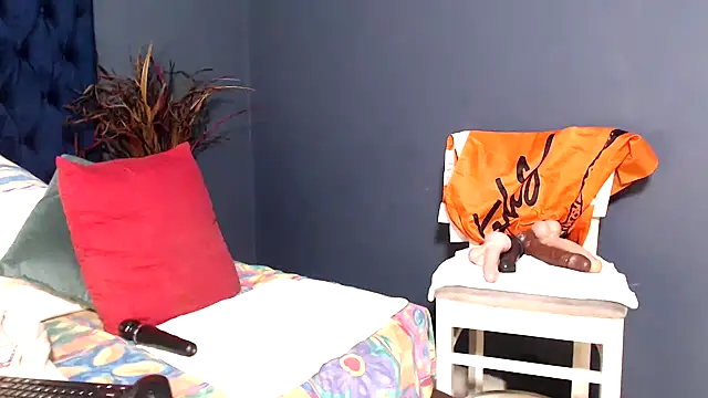 PrettyBoobsxx42 online show from 27, 11, 2025