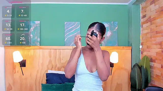 halleylorens online show from 28, 2, 2026