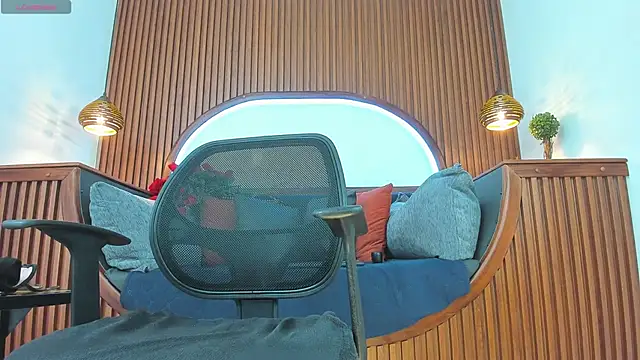 Snapshot of Donovan_Desmond chatting on 3, 11, 2025 Donovan Desmond online show from 3, 11, 2025