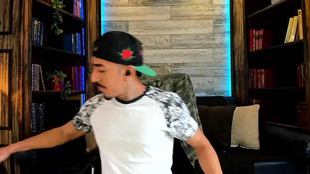 Snapshot of Donovan_Desmond chatting on 5, 1, 2026 Donovan Desmond online show from 5, 1, 2026