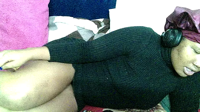 BUNNYCHOWX28 online show from 10, 1, 2026