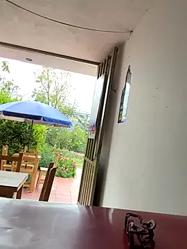 Snapshot of _Layla69_ chatting on 26, 9, 2025  Layla69  online show from 26, 9, 2025