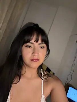 Snapshot of _Layla69_ chatting on 21, 10, 2025  Layla69  online show from 21, 10, 2025