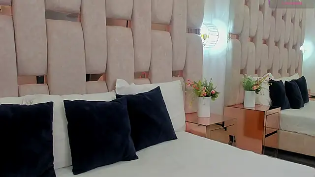 sophiie ross  online show from 13, 1, 2026