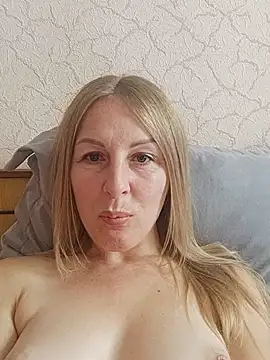 LunaSugarX online show from 2, 11, 2025