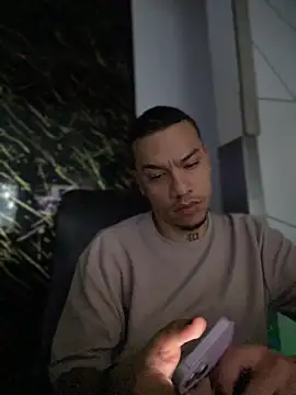 AlphaMasterXxx online show from 6, 11, 2025