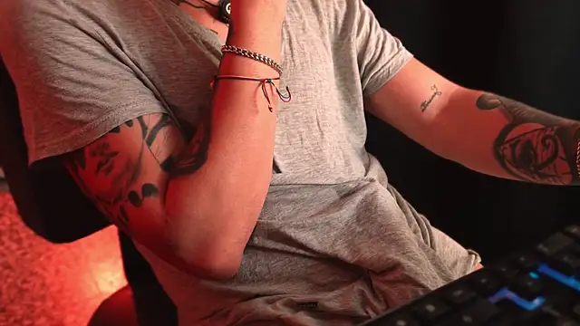 AlphaMasterXxx online show from 1, 4, 2026