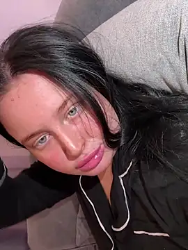 Snapshot of brunetteGirl274 chatting on 2, 10, 2025 brunetteGirl274 online show from 2, 10, 2025