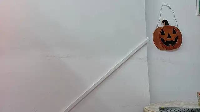 Lizbeth Rouse online show from 29, 10, 2025