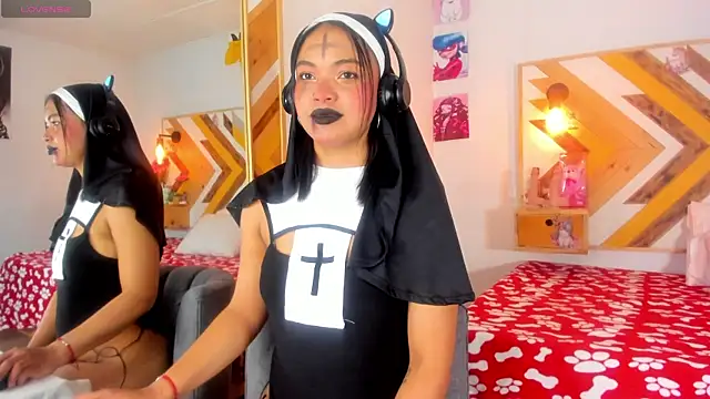 Snapshot of SoleneFontaine chatting on 31, 10, 2025 SoleneFontaine online show from 31, 10, 2025