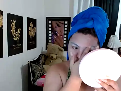 TSbrianaHugeCock online show from 13, 4, 2026