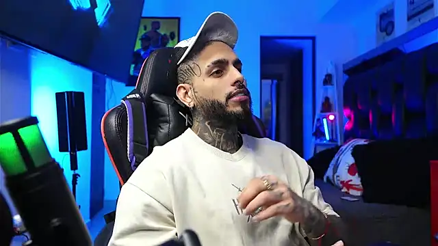 logan hugh8 online show from 2, 2, 2026