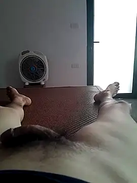 Snapshot of quoc85 chatting on 6, 10, 2025 quoc85 online show from 6, 10, 2025