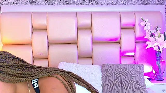 AngelaRoberts online show from 18, 2, 2026