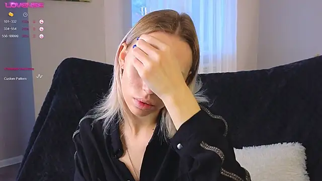 NyxaThorn online show from 6, 10, 2025