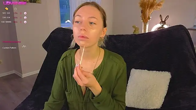 NyxaThorn online show from 9, 10, 2025