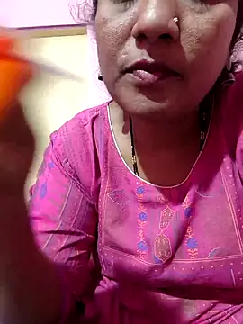 Snapshot of Aunty_Boy_143 chatting on 23, 9, 2025 Aunty Boy 143 online show from 23, 9, 2025