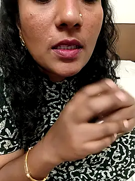 Snapshot of Aunty_Boy_143 chatting on 9, 10, 2025 Aunty Boy 143 online show from 9, 10, 2025