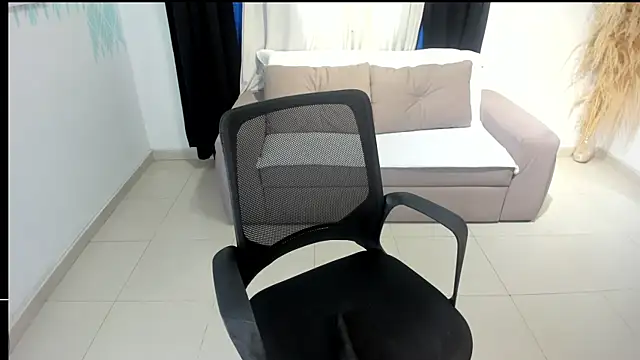 Emiss Jones online show from 19, 12, 2025