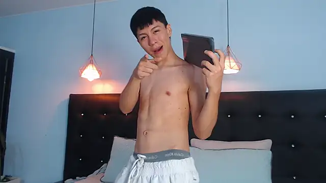 Snapshot of Abraham_horny18 chatting on 14, 10, 2025 Abraham horny18 online show from 14, 10, 2025