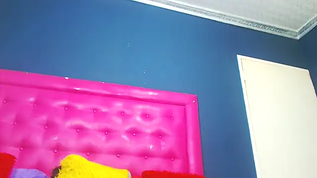 Snapshot of LoloQueen5 chatting on 25, 2, 2026 LoloQueen5 online show from 25, 2, 2026