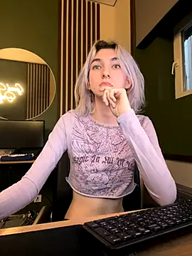 Snapshot of MiaInAir chatting on 20, 11, 2025 MiaInAir online show from 20, 11, 2025