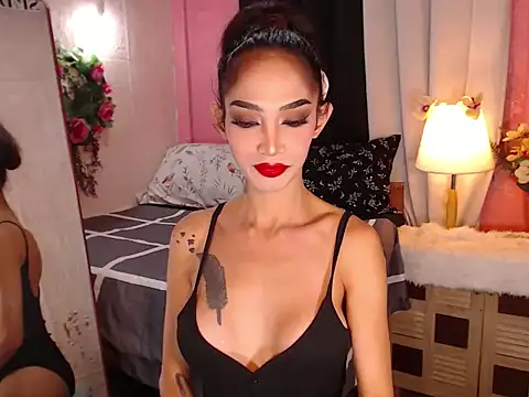 XXXQueenofTransXXX online show from 4, 2, 2026