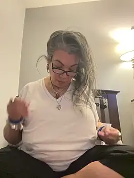 dieseldame1313 online show from 22, 1, 2025