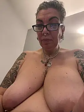 dieseldame1313 online show from 26, 2, 2025