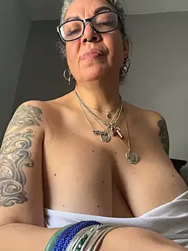 dieseldame1313 online show from 3, 3, 2025