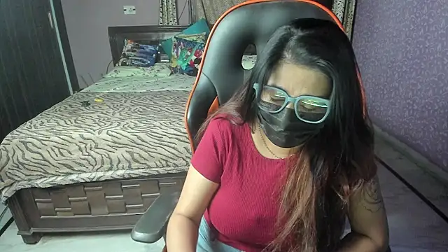 Snapshot of ShylaGill chatting on 26, 10, 2025 ShylaGill online show from 26, 10, 2025