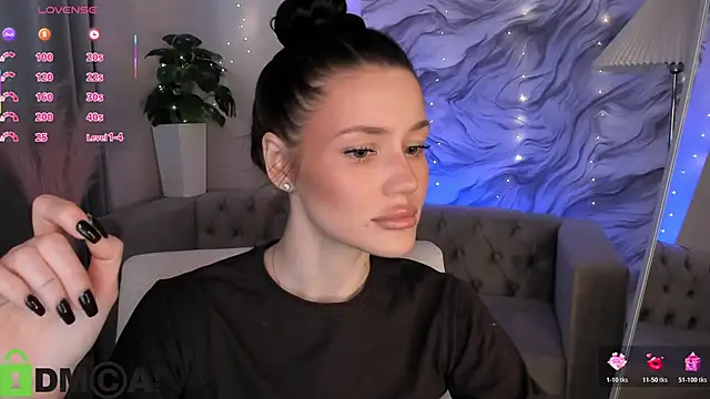 Aria Mila online show from 6, 3, 2026