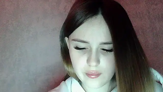 SweetLoraa online show from 1, 2, 2026