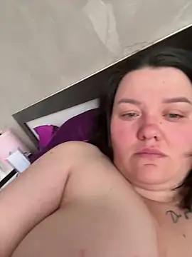 SunnyLeila2101 online show from 8, 4, 2026