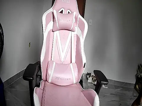 Snapshot of Caiostripchat chatting on 10, 2, 2026 Caiostripchat online show from 10, 2, 2026