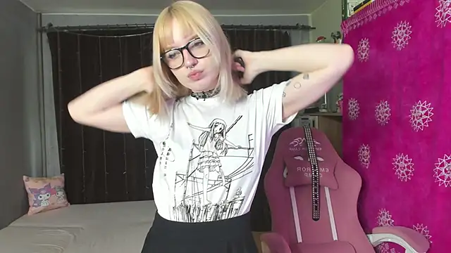 Snapshot of godlikegirlyy chatting on 16, 9, 2025 godlikegirlyy online show from 16, 9, 2025