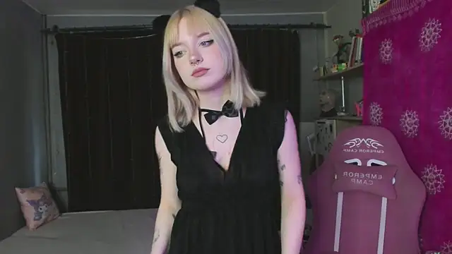 Snapshot of godlikegirlyy chatting on 28, 9, 2025 godlikegirlyy online show from 28, 9, 2025