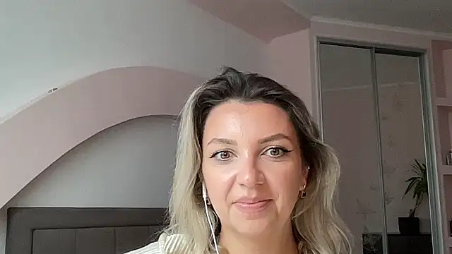 Snapshot of Beautysoul_ chatting on 11, 9, 2025 Beautysoul  online show from 11, 9, 2025