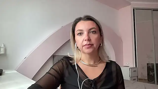 Snapshot of Beautysoul_ chatting on 12, 9, 2025 Beautysoul  online show from 12, 9, 2025