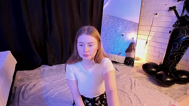 Lillie Berry online show from 5, 11, 2025