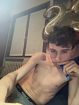 Snapshot of twinkethan07 chatting on 2, 2, 2026 twinkethan07 online show from 2, 2, 2026