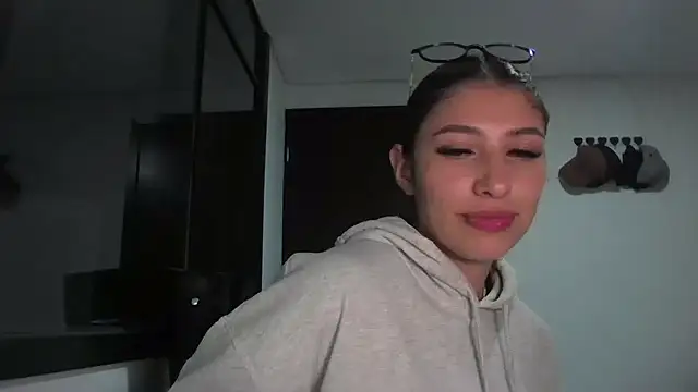 Snapshot of AriaBliss- chatting on 10, 11, 2025 AriaBliss- online show from 10, 11, 2025