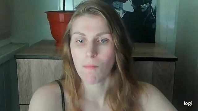 JuliaMuuun online show from 4, 7, 2026