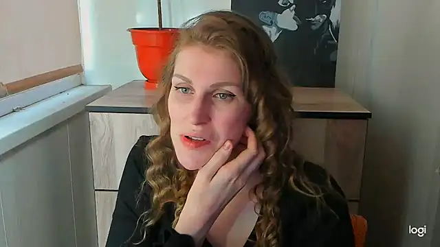 JuliaMuuun online show from 19, 7, 2026