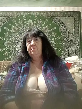 Snapshot of CrystalLime6411 chatting on 3, 10, 2025 CrystalLime6411 online show from 3, 10, 2025